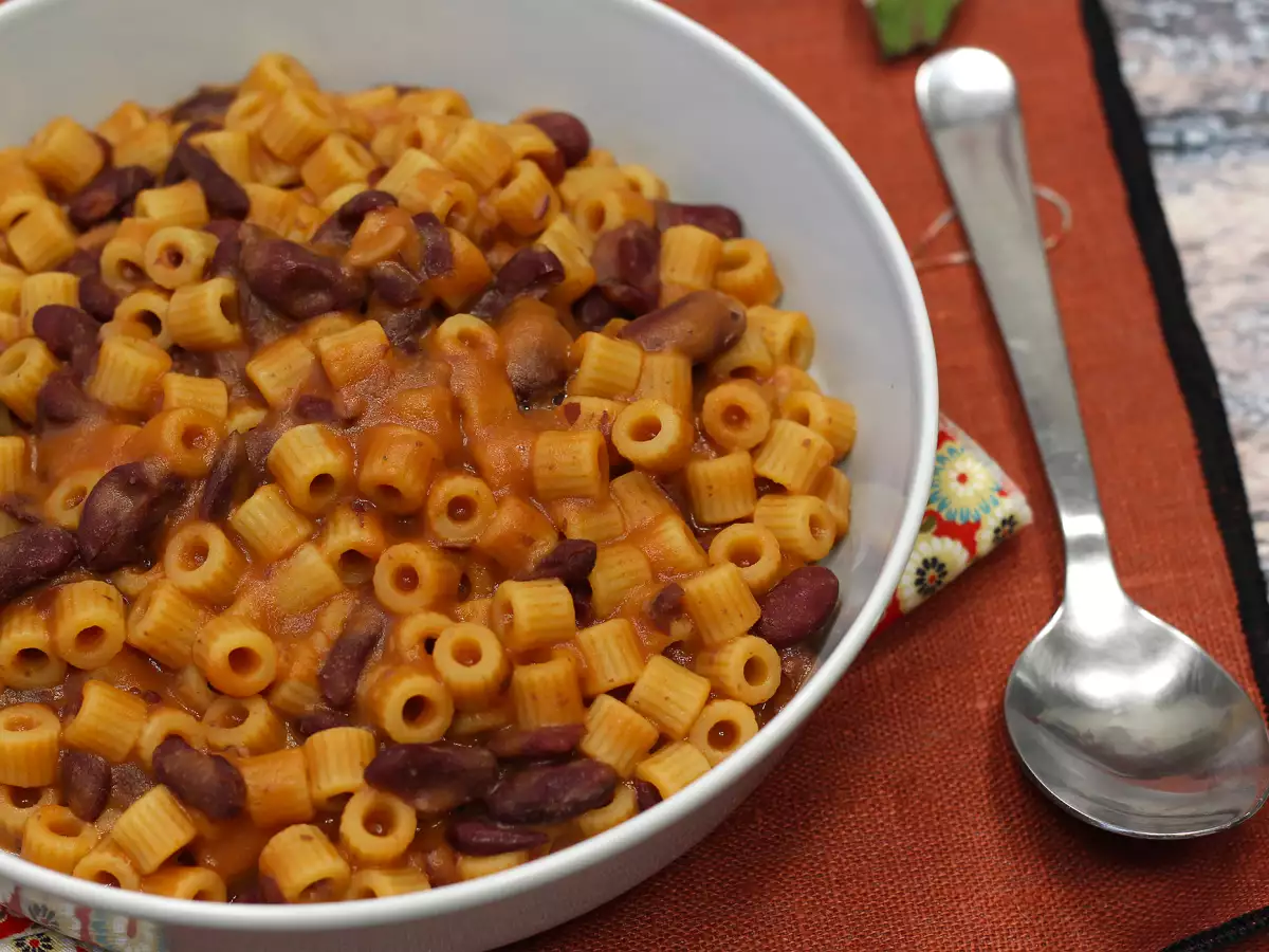 Kremalı Pasta e Fagioli: Pratik ve Kolay Fasulyeli Makarna Tarifi - fotoğraf 2