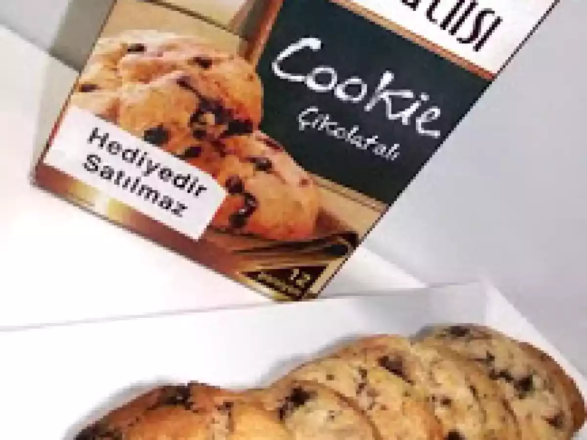KREMŞANTİLİ POĞAÇA VE ÇİKOLATALI COOKİE