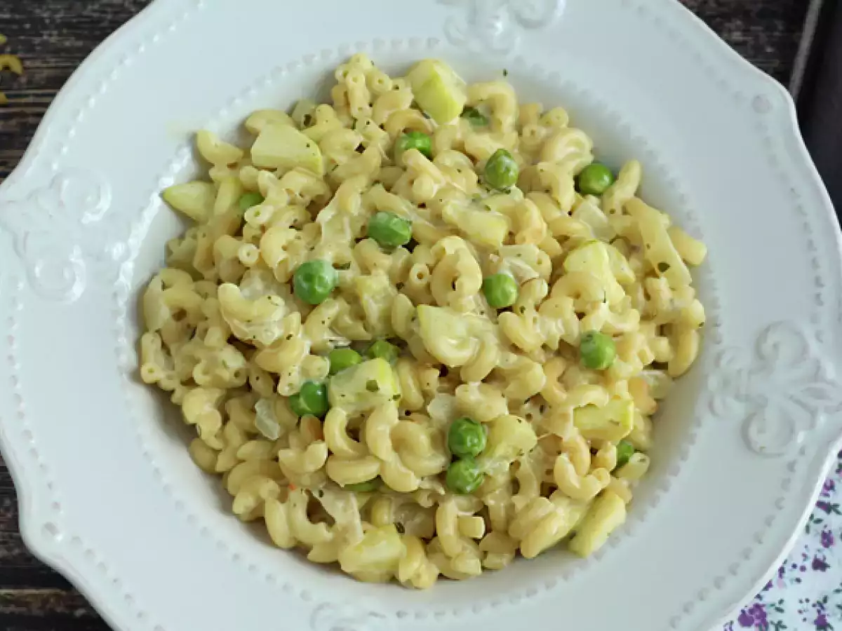 Küçük Makarna, Bezelye, Kabak ve Sarımsaklı Otlu Peynirli Risotto - fotoğraf 4