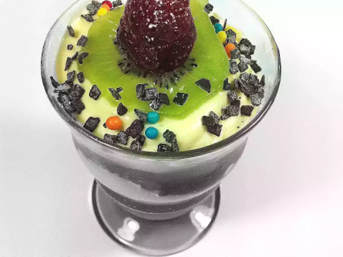 Kupta Frambuazli ve Cilekli Tiramisu - fotoğraf 2