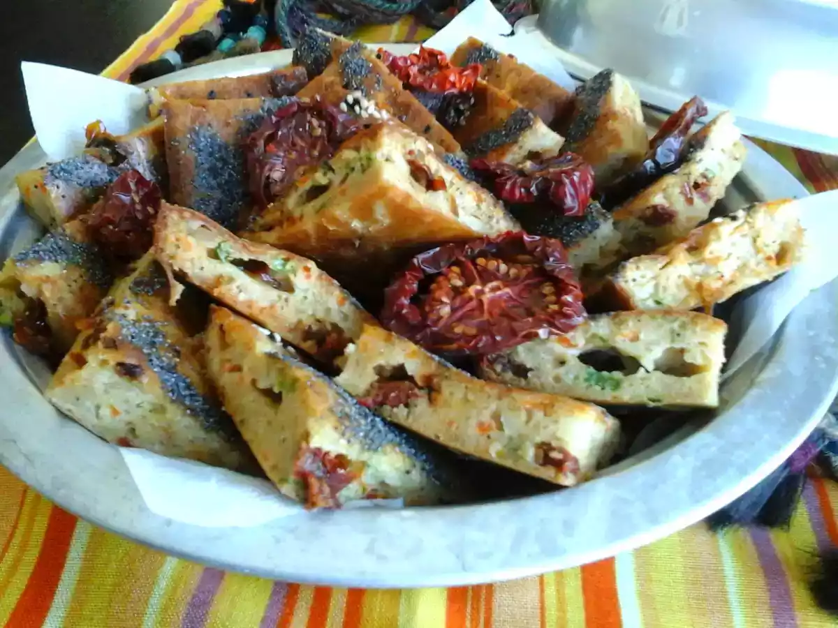 KURU DOMATESLİ TUZLU KEK - fotoğraf 2