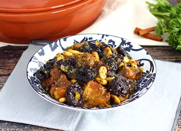 Kuru erikli kuzu tajin (adımlar ve video)