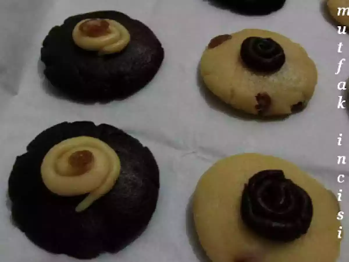 Kuru Üzümlü Kurabiyeler