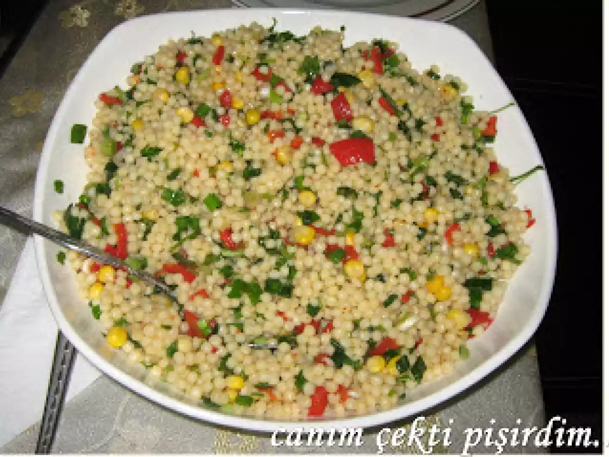 KUSKUS SALATASI