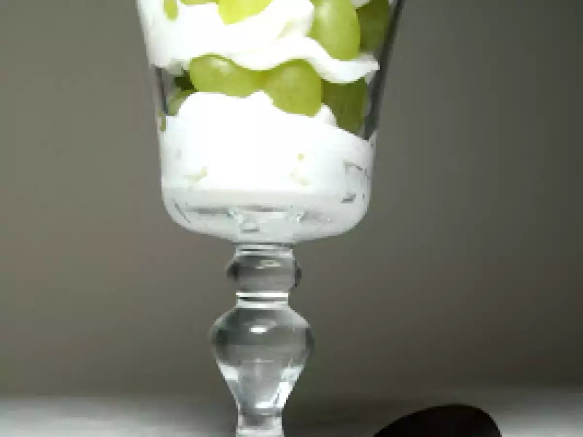 Labneli fındık likörlü kup