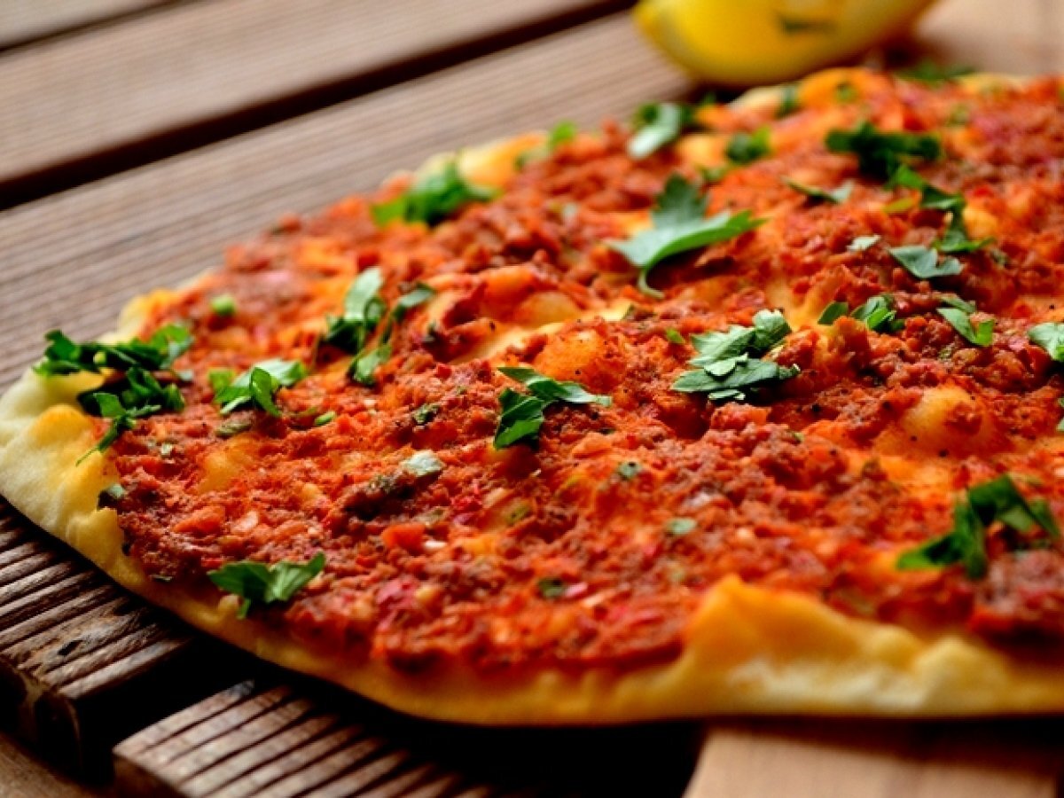 LAHMACUN TARİFİ
