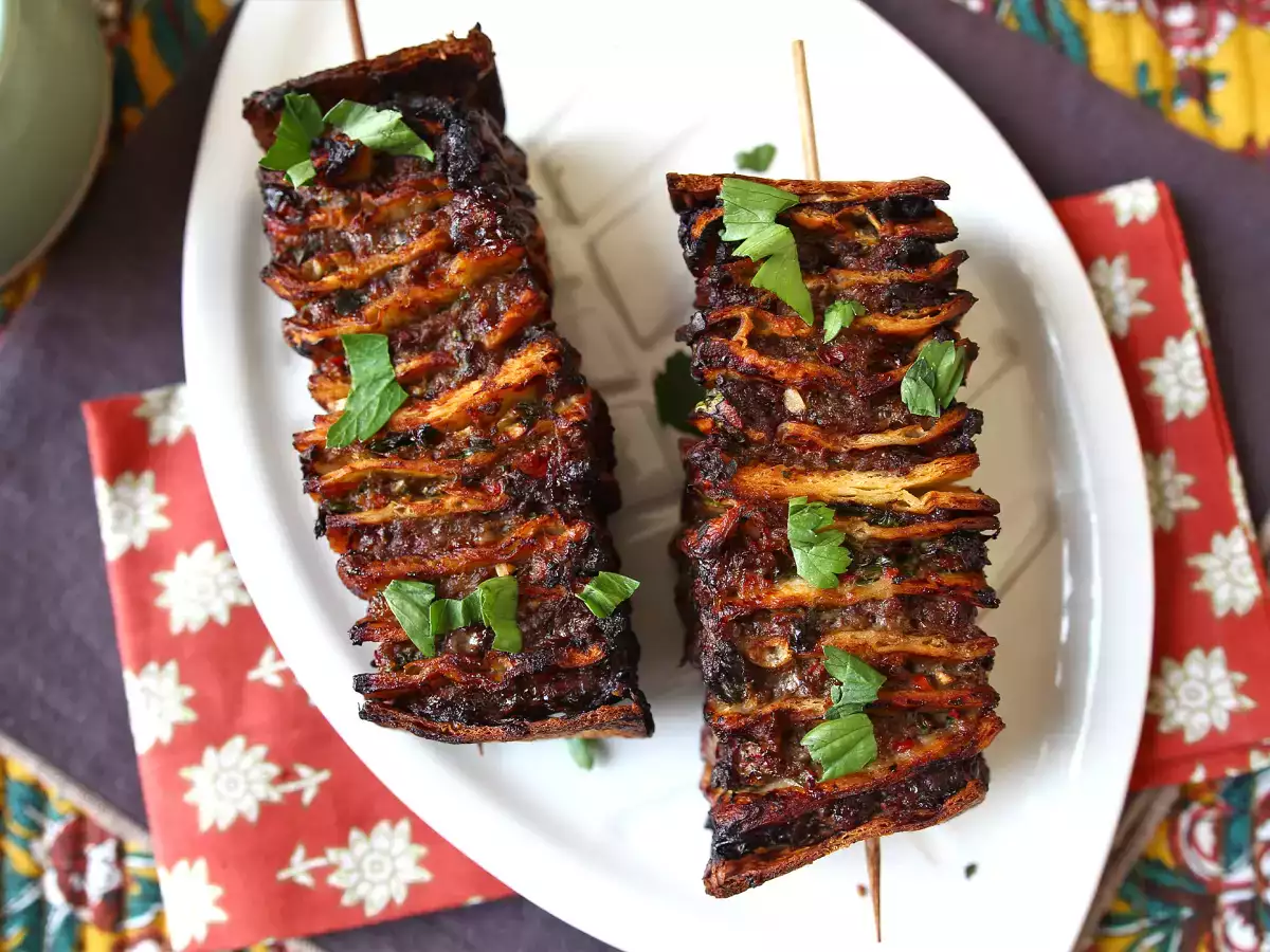 Lavaş kebap şişleri ve tortillalar, airfryer'da pişirmesi kolay!