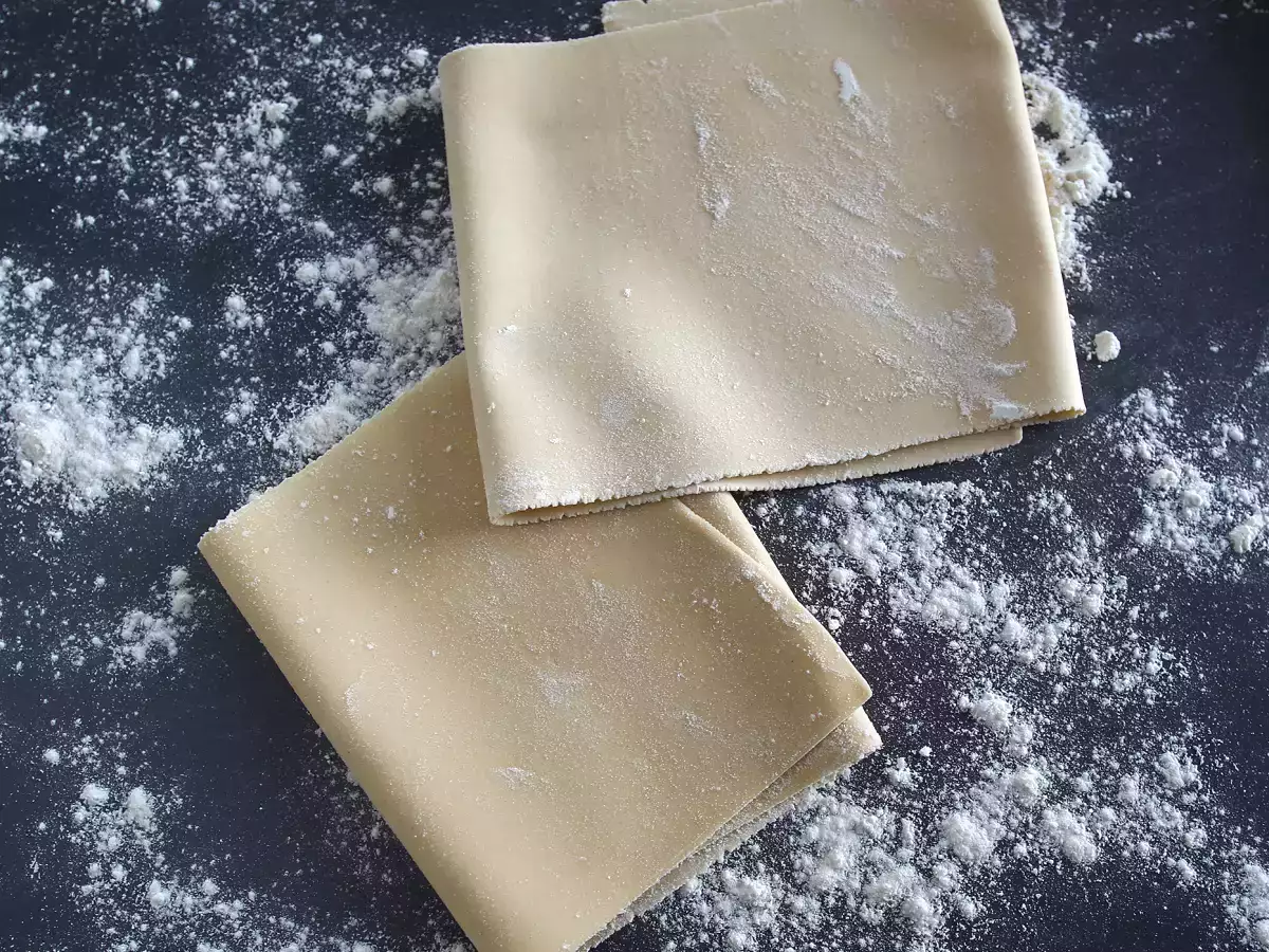 Lazanya için yumurtalı makarna nasıl hazırlanır