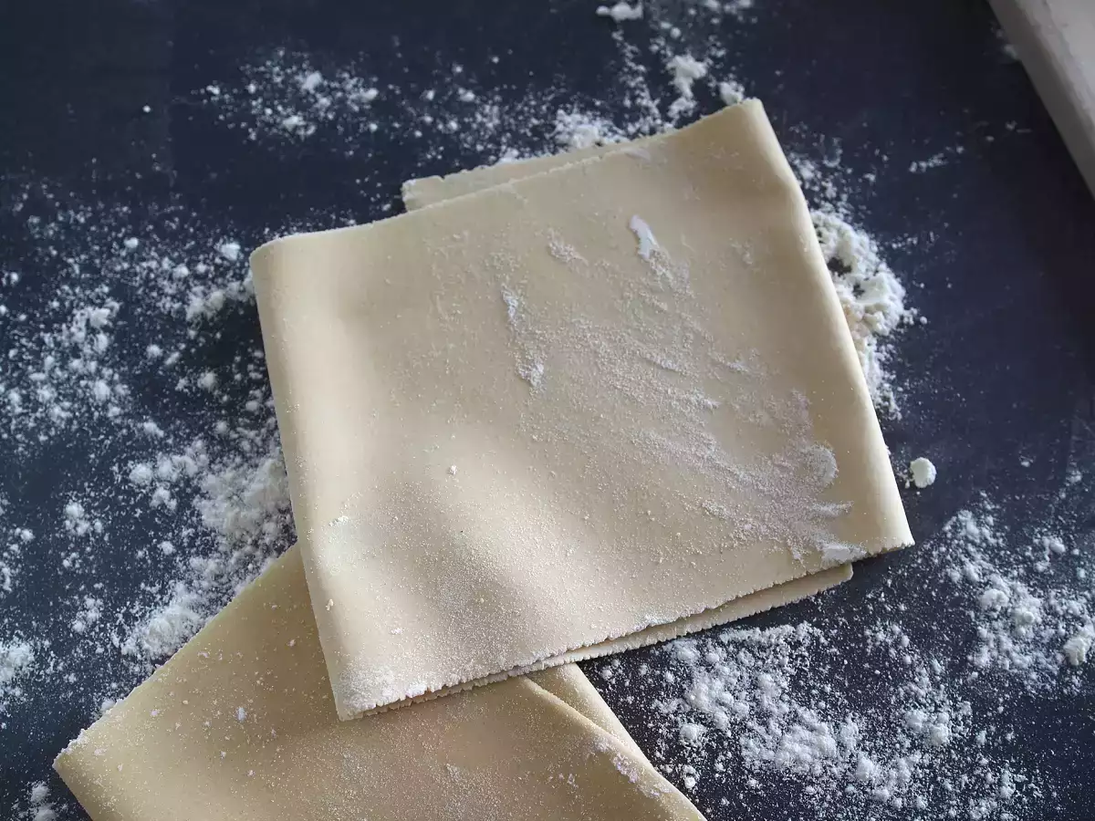 Lazanya için yumurtalı makarna nasıl hazırlanır - fotoğraf 2