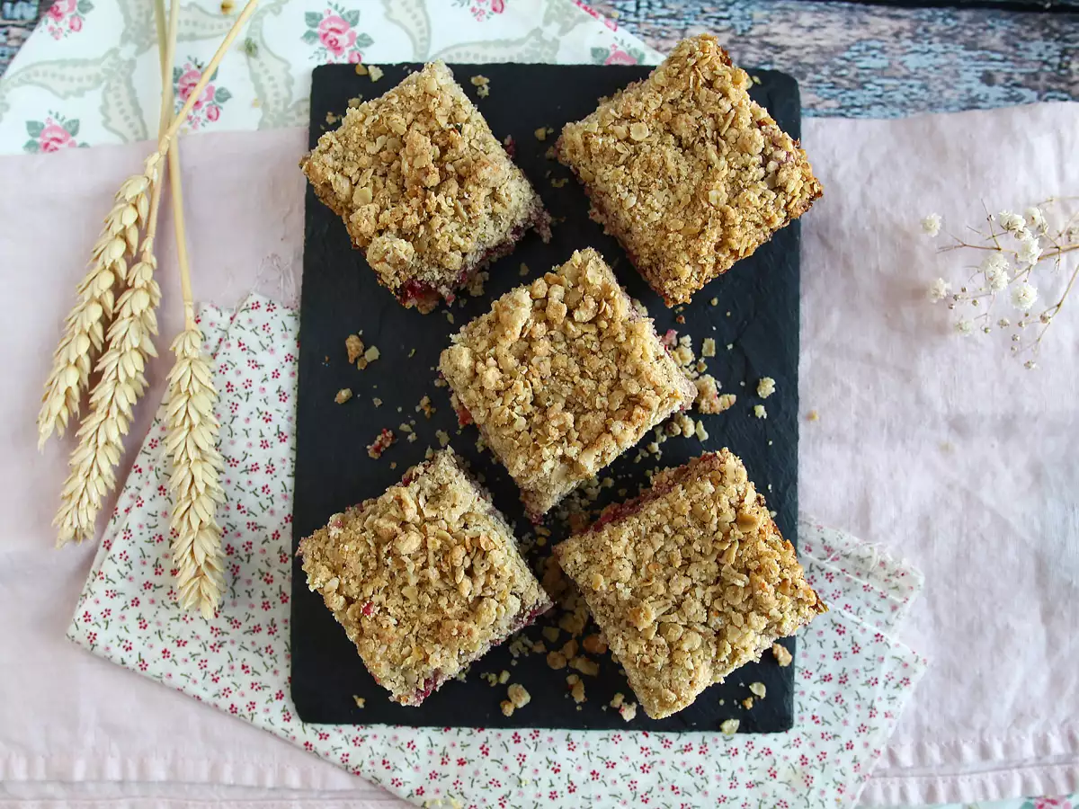 Lezzetli Ahududulu Crumble Kek: Çıtır ve Yumuşak - fotoğraf 2