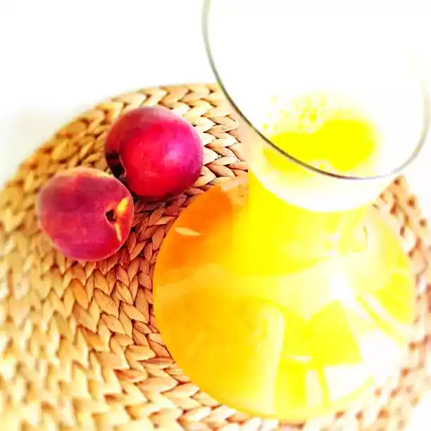 Li̇mon aromali şeftali̇ suyu