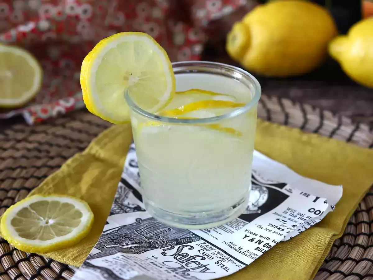 Limoncello ile spritz, yaz için mükemmel bir kokteyl!