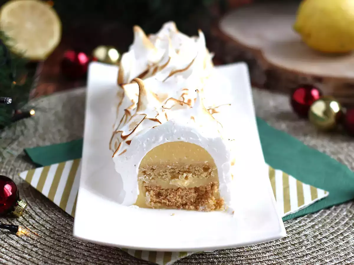 Limonlu beze turtası kütüğü