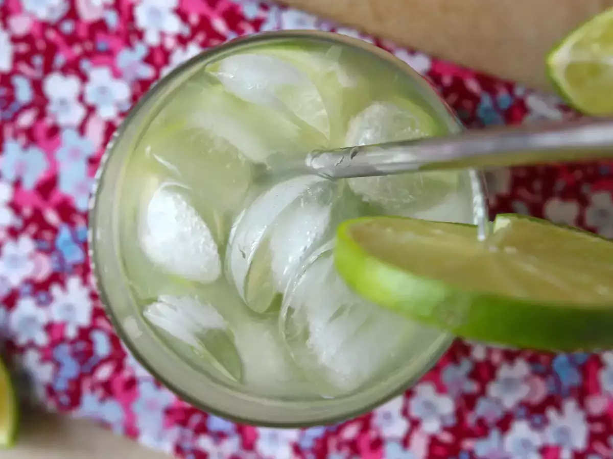 Limonlu Caipirinha Tarifi: Shaker Gerektirmeyen Kolay Brezilya İçeceği - fotoğraf 3