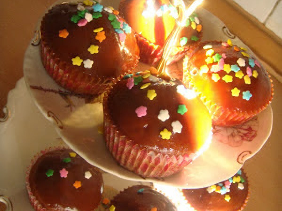 Limonlu Karamel Soslu Cupcake