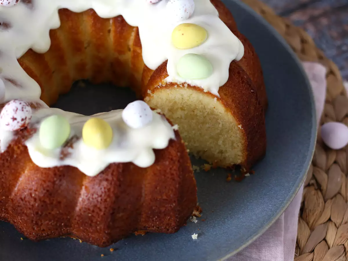Limonlu ve beyaz çikolatalı Paskalya Bundt keki - fotoğraf 5