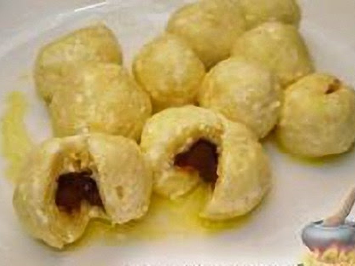 Lorpeynirli Çikolatalı Köfte Tarifi