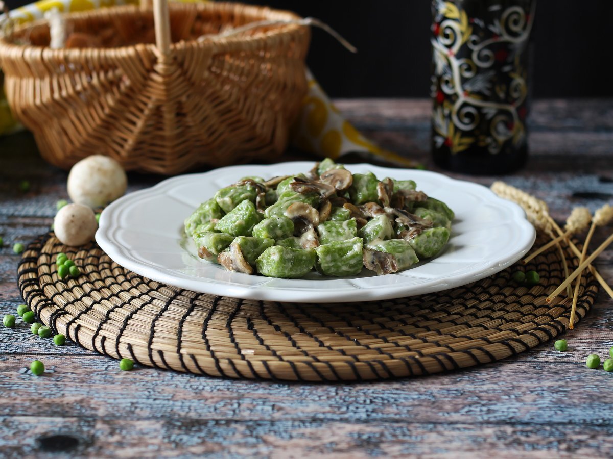 Mantar soslu bezelye gnocchi - fotoğraf 4