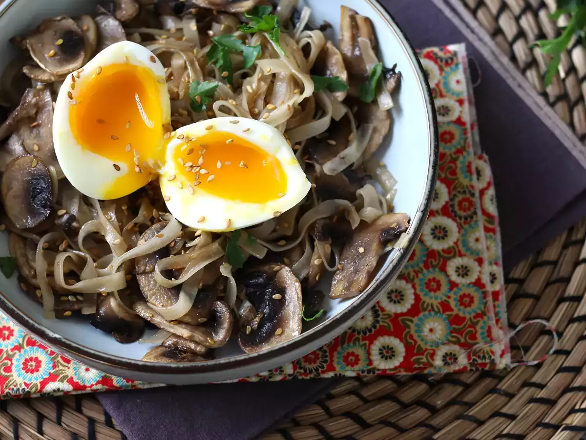 Mantarlı pirinç eriştesi ve rafadan yumurta! - fotoğraf 2