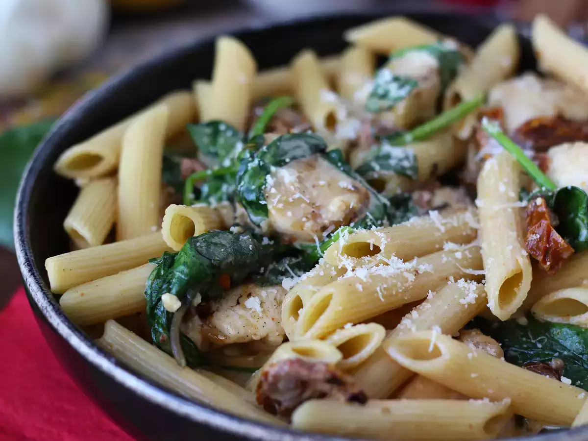 Marry Me Chicken Pasta: tavuk, kurutulmuş domates ve parmesan peynirli kremalı makarna - fotoğraf 3