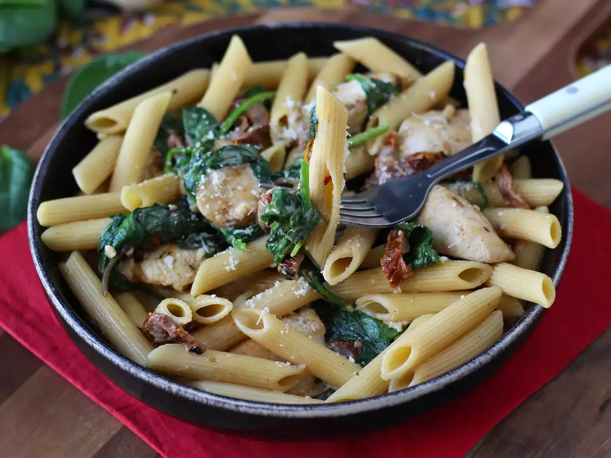 Marry Me Chicken Pasta: tavuk, kurutulmuş domates ve parmesan peynirli kremalı makarna - fotoğraf 5