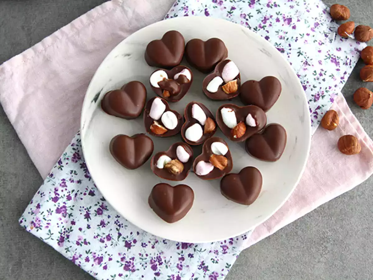 Marshmallow ve fındıklı çikolatalar - fotoğraf 3