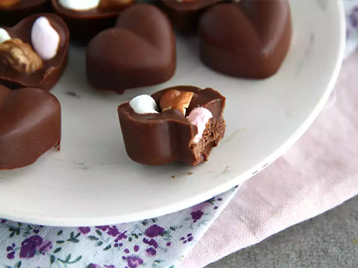 Marshmallow ve fındıklı çikolatalar - fotoğraf 4