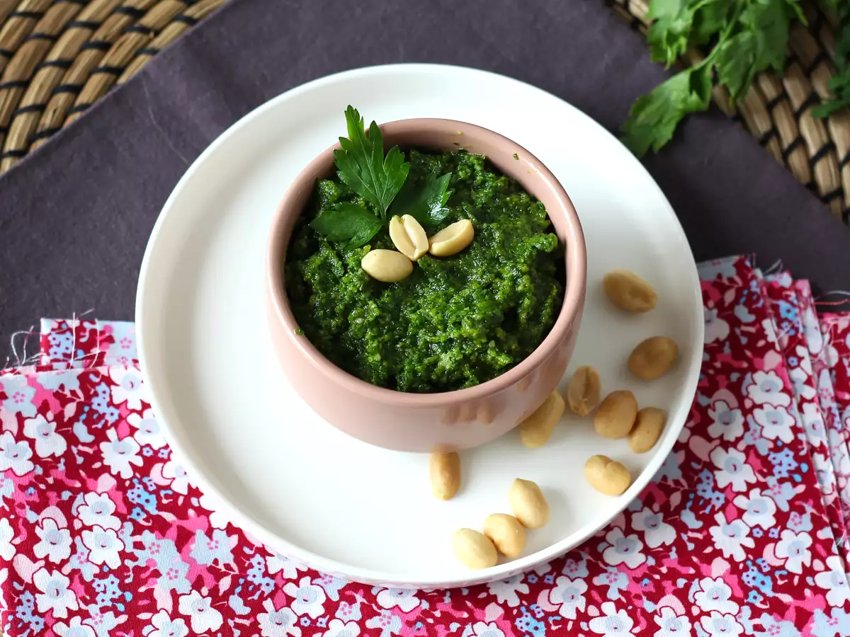 Maydanoz ve yer fıstıklı pesto, lezzet patlaması