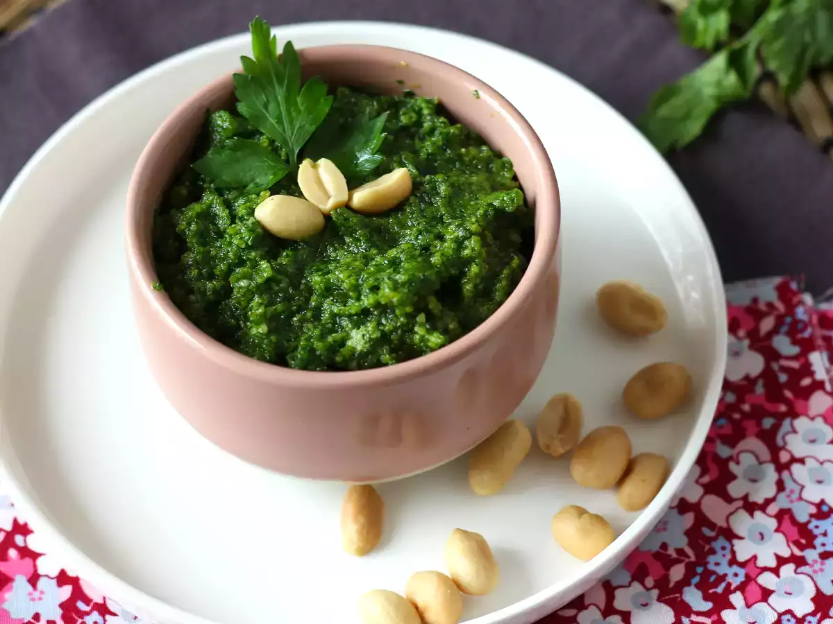 Maydanoz ve yer fıstıklı pesto, lezzet patlaması - fotoğraf 2