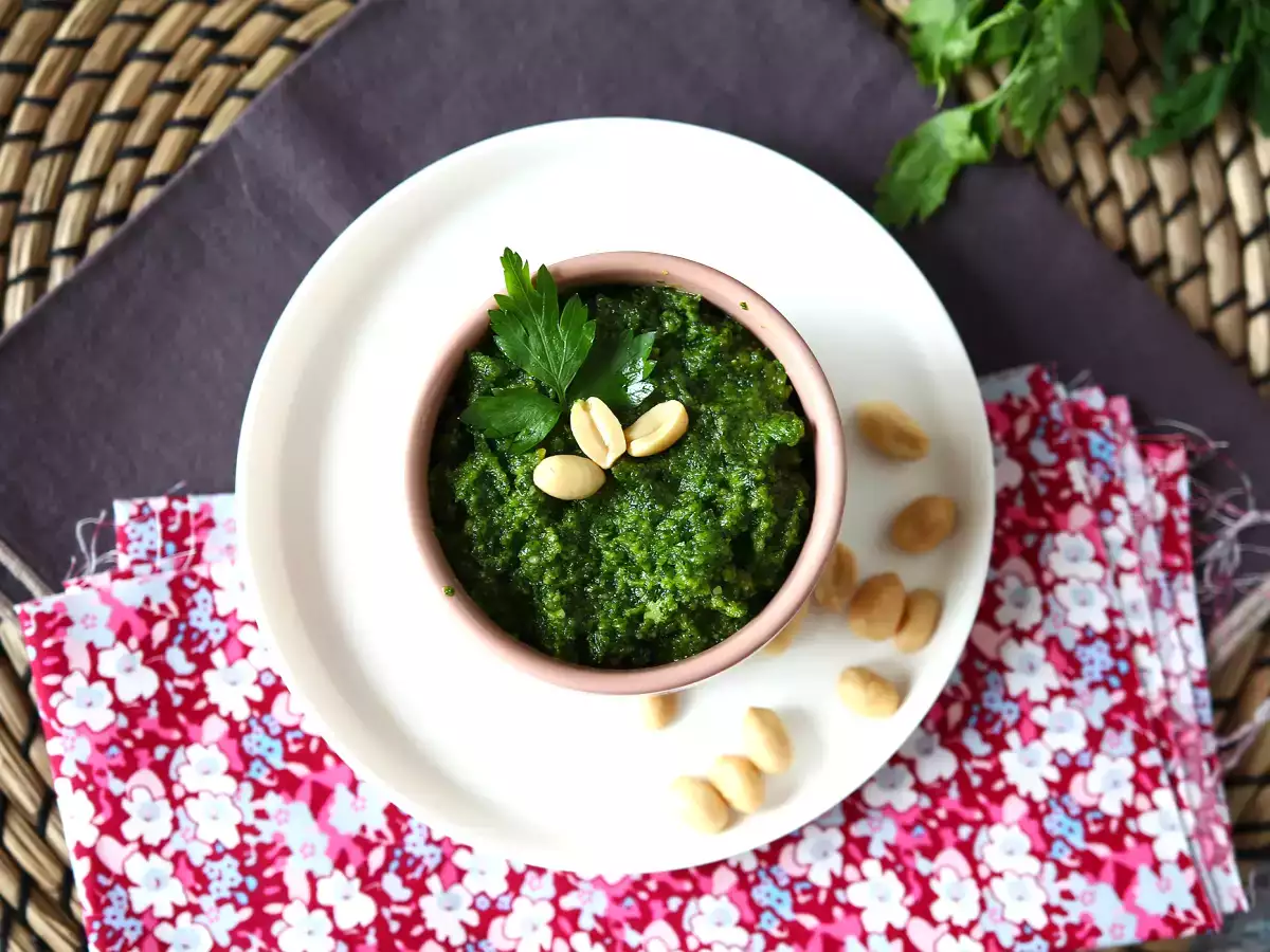 Maydanoz ve yer fıstıklı pesto, lezzet patlaması - fotoğraf 4