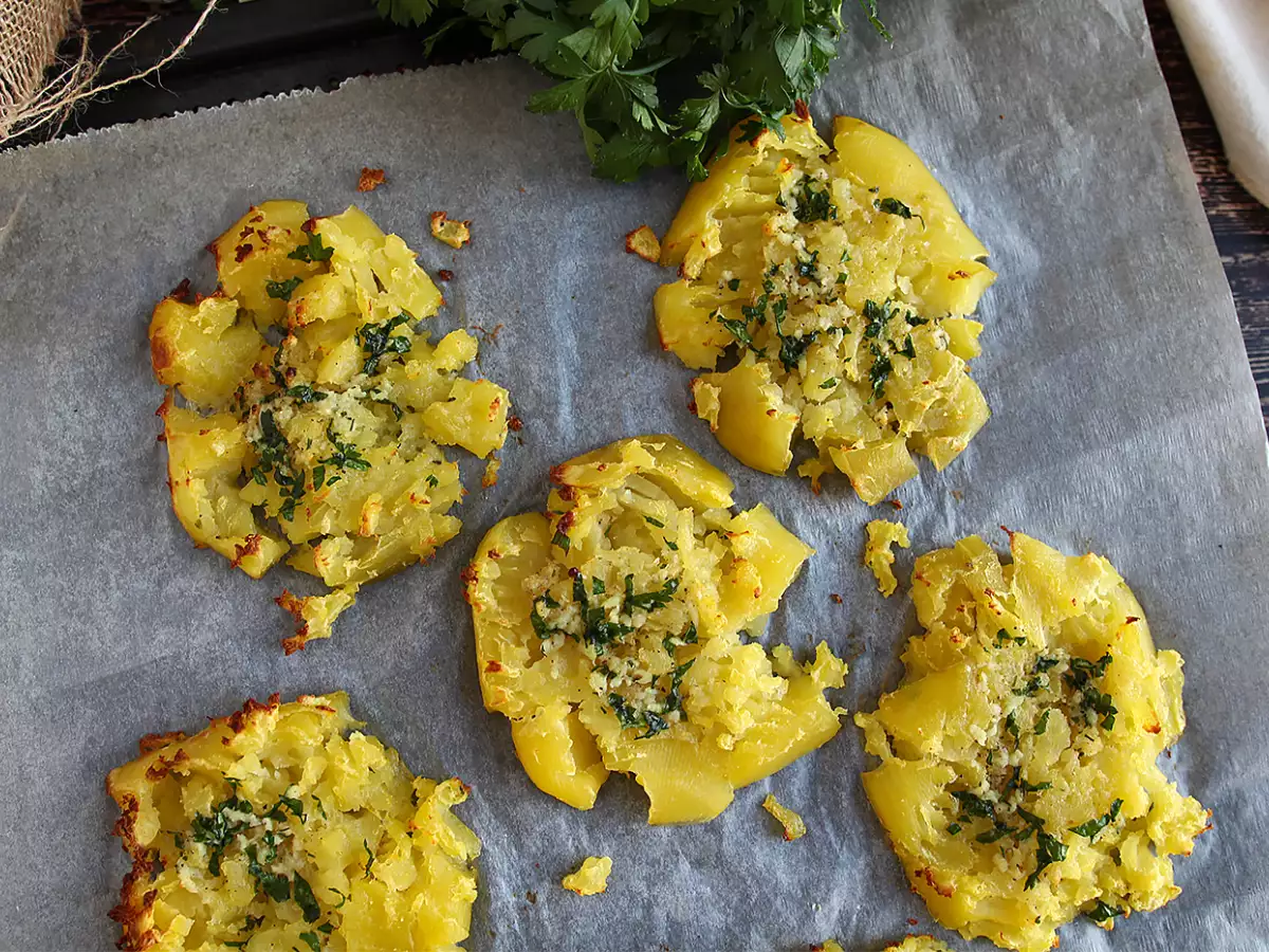 Maydanozlu ezilmiş patates: Et ve balık yemeklerinin yanına ideal! - fotoğraf 3