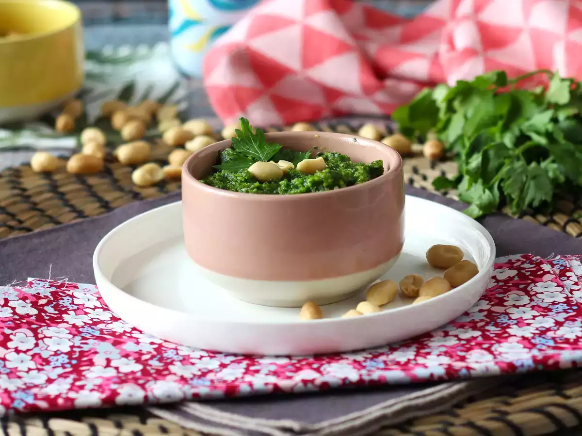 Maydanozlu ve Yer Fıstıklı Pesto: Lezzet Patlaması - fotoğraf 3