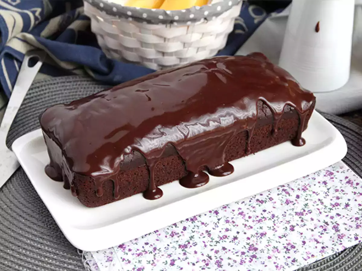 Mayonezli ve çikolatalı pandispanya - fotoğraf 6