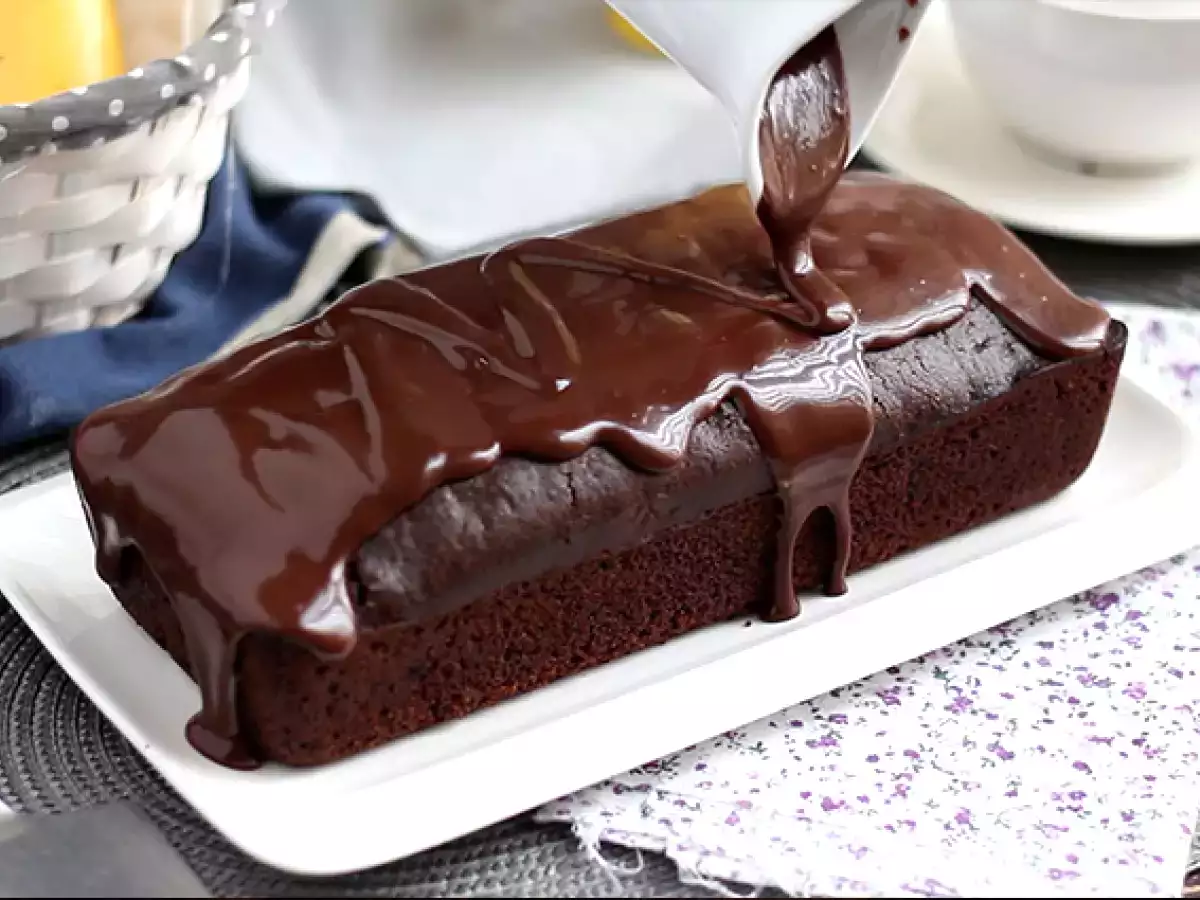 Mayonezli ve çikolatalı pandispanya - fotoğraf 7