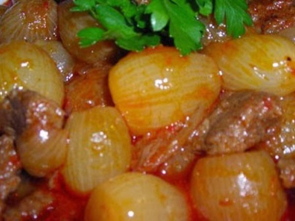 Arpacık soğanlı kuzu tandır tarifi Arpacık soğanlı kuzu tandır tarifi