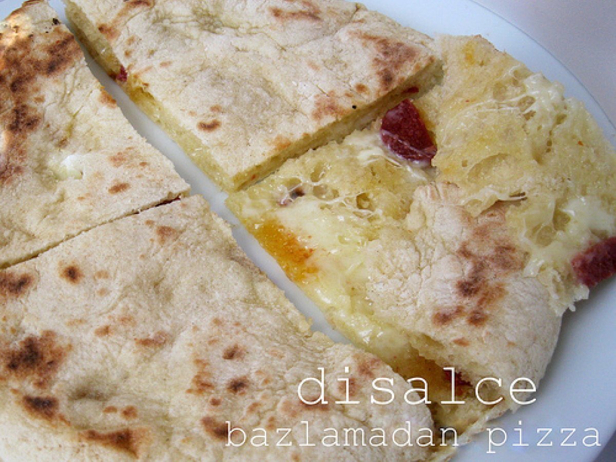 MİKRODALGADA BAZLAMADAN PİZZA