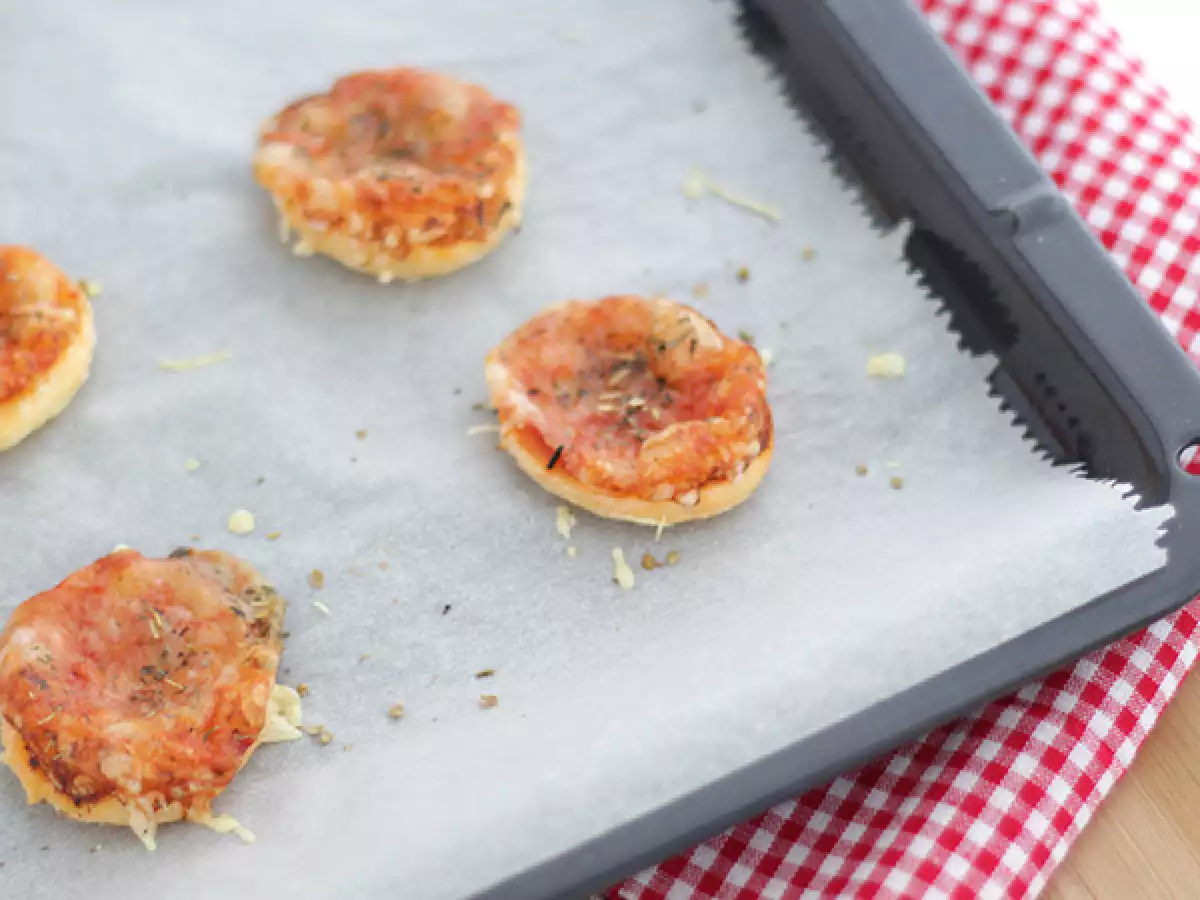 Milföy Hamurundan Mini Pizzalar - fotoğraf 2