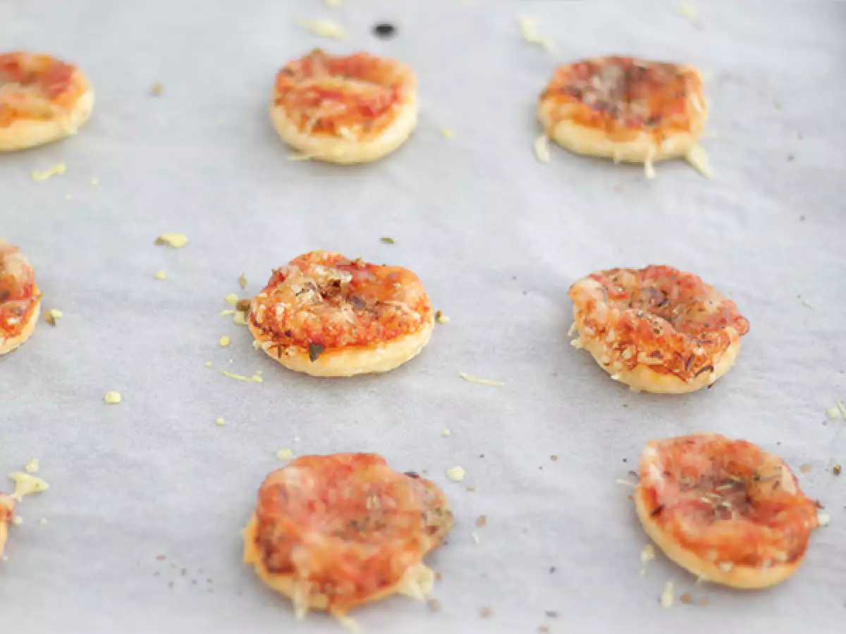 Milföy Hamurundan Mini Pizzalar - fotoğraf 3