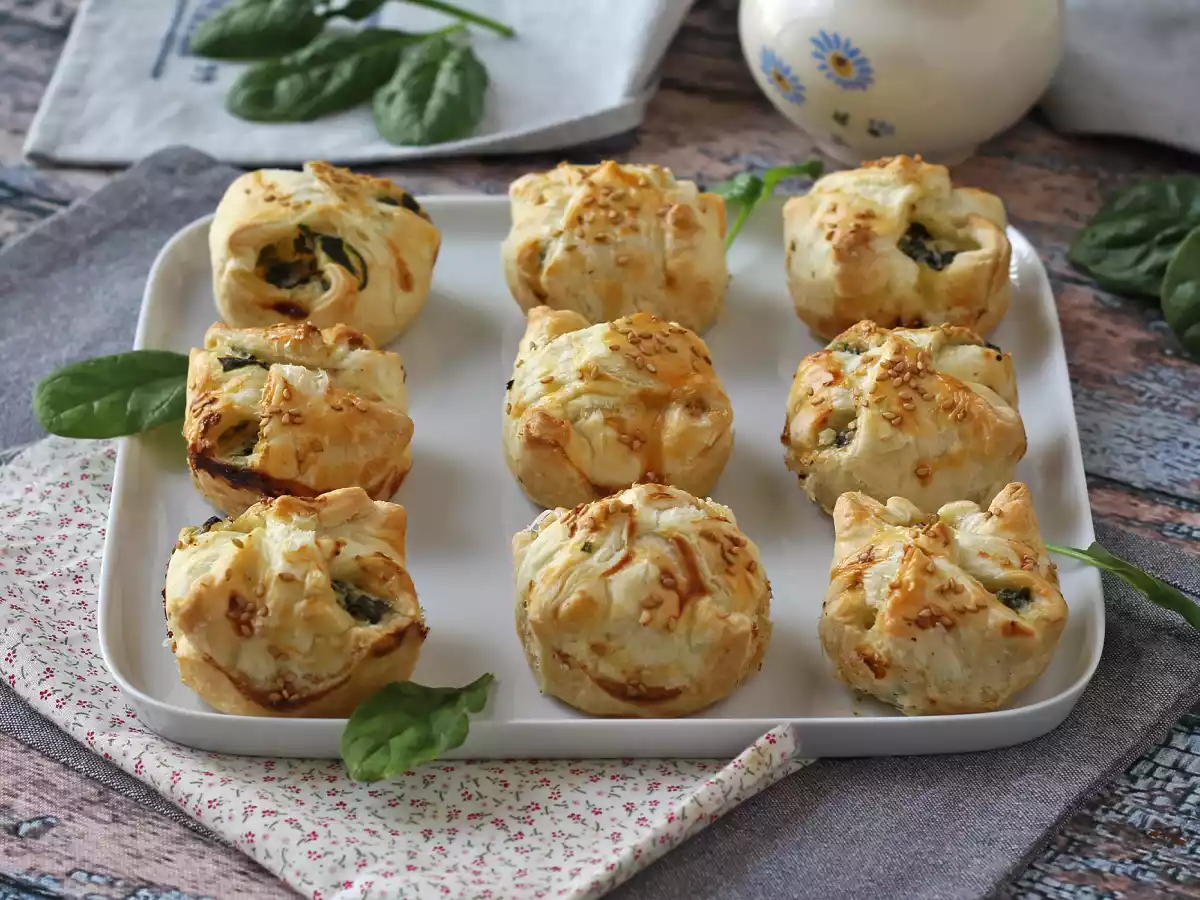 Mini ıspanaklı ve keçi peynirli puf börekleri - fotoğraf 5