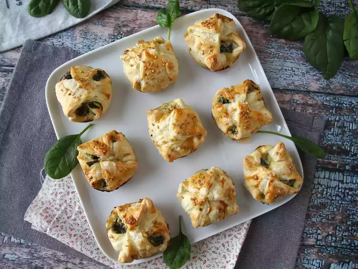 Mini ıspanaklı ve keçi peynirli puf börekleri - fotoğraf 6
