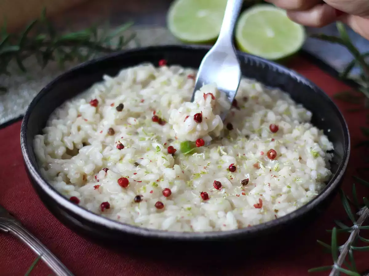 Misket limonu ve pembe biberli risotto: özel akşam yemekleri için zarif vejetaryen tarif