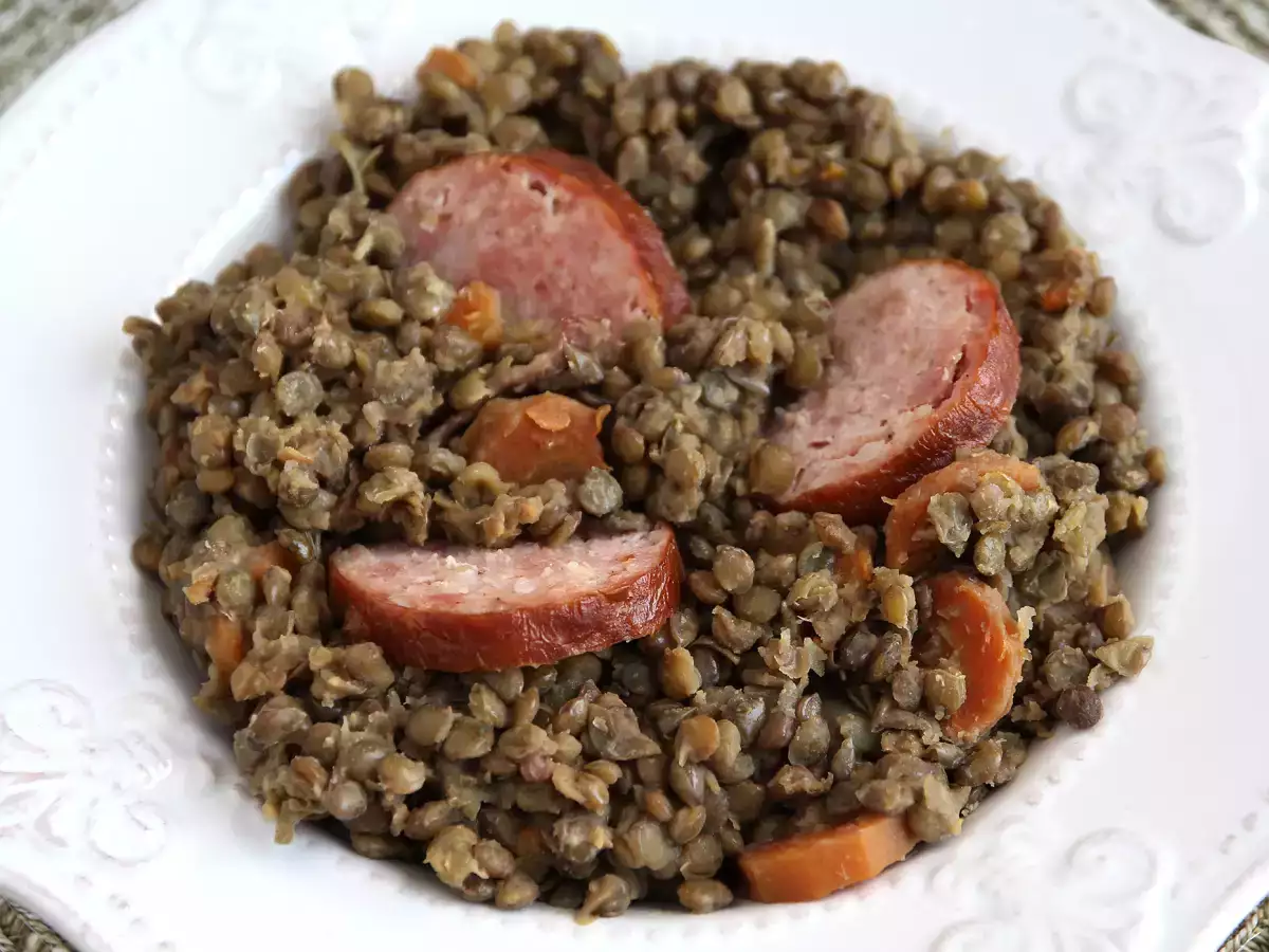 Morteau sosisi ve pişmiş mercimek - fotoğraf 2