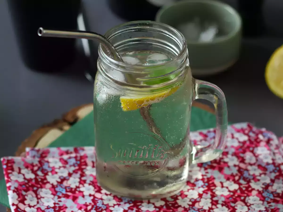 Mürver Çiçeği Şuruplu Hugo Spritz: Ferah ve Hafif Bir Kokteyl - fotoğraf 4