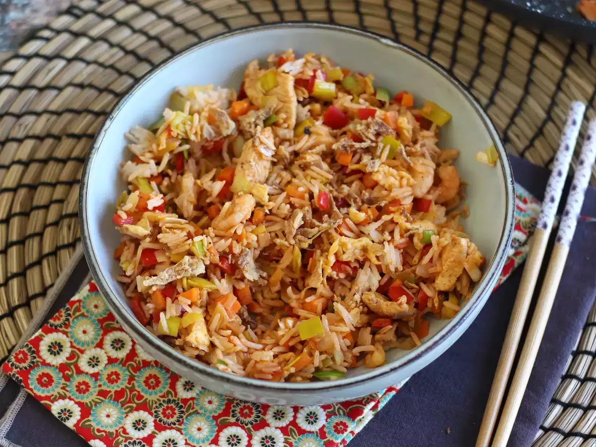 Nasi Goreng: Endonezya Usulü Kızarmış Pilav - fotoğraf 2