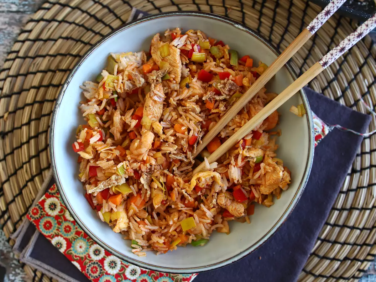 Nasi Goreng: Endonezya Usulü Kızarmış Pilav - fotoğraf 4