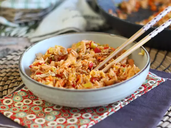 Tarif Nasi goreng: endonezya usulü kızarmış pilav