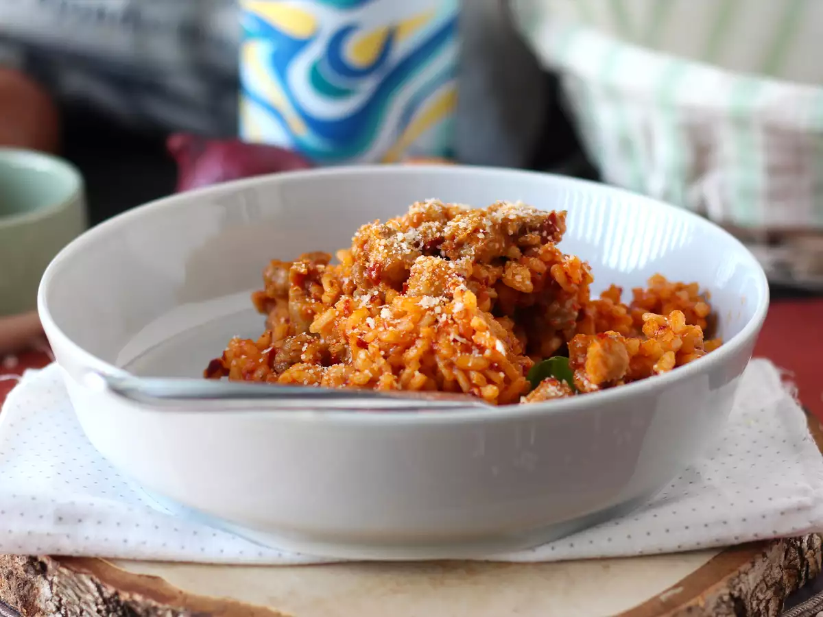 ’Nduja ve sosisli risotto: yoğun aromalı bir İtalyan başlangıç yemeği - fotoğraf 3