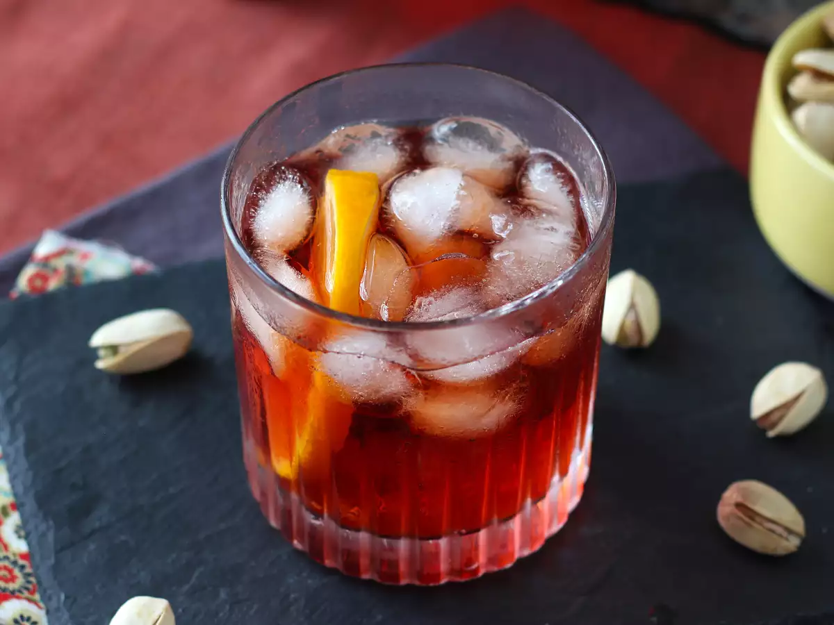 Negroni: Evde hazırlamak için doğru ölçülerle klasik tarif - fotoğraf 2