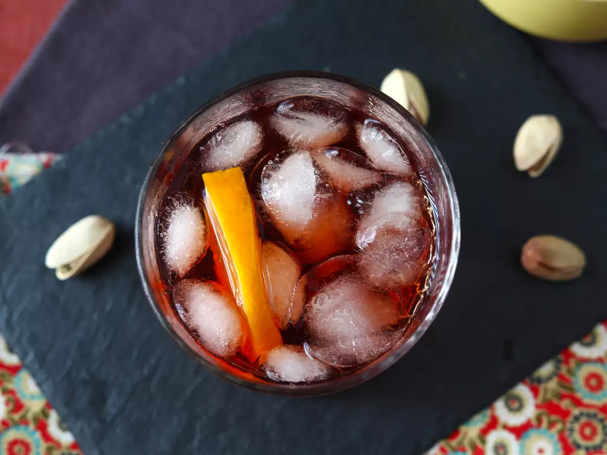 Negroni: Evde hazırlamak için doğru ölçülerle klasik tarif - fotoğraf 3