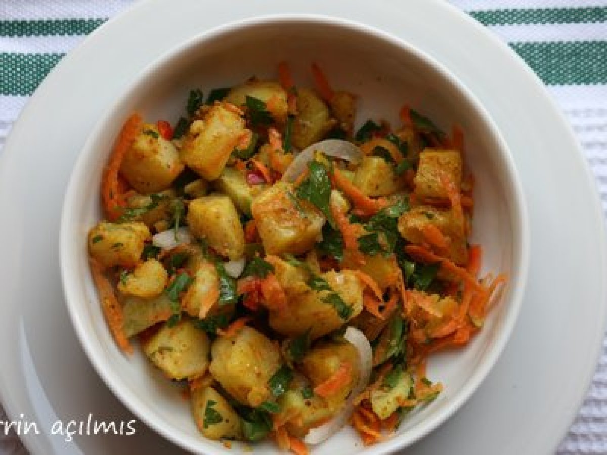 Nepal usulü patates salatası........